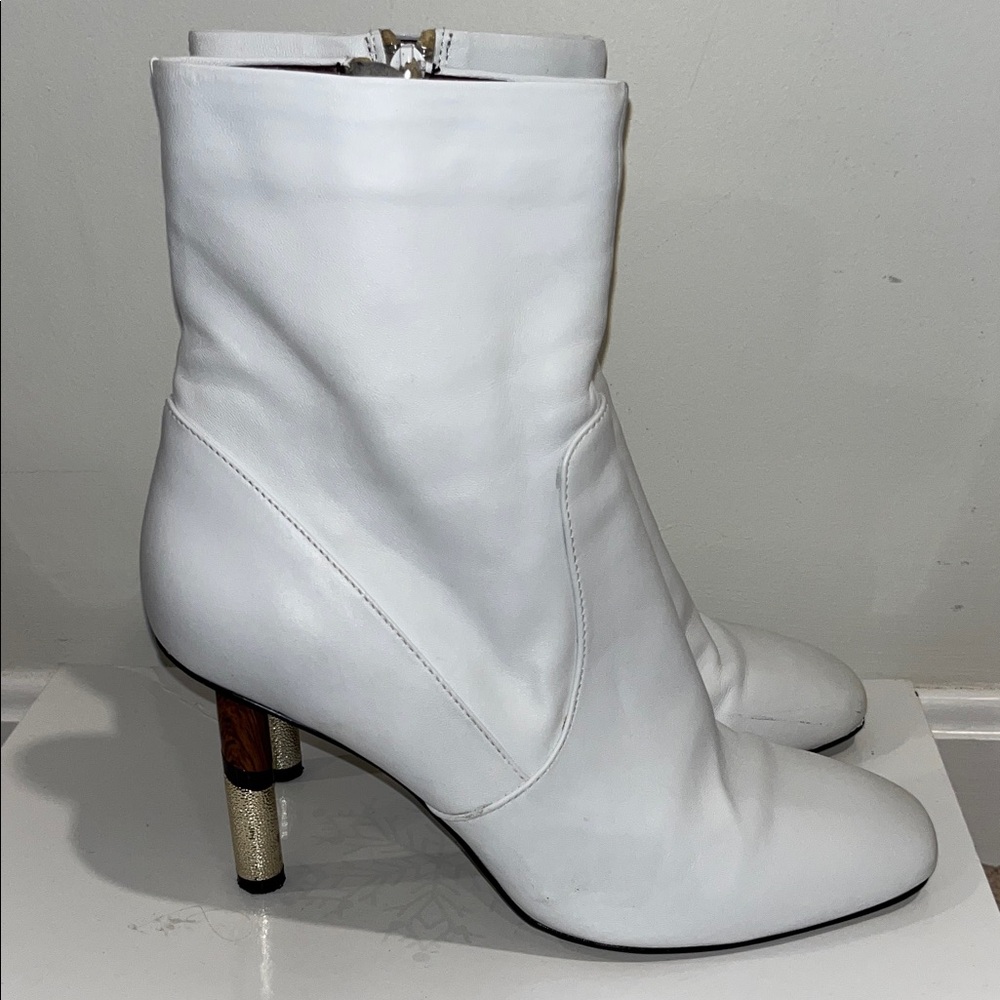KG KURT GIEGER Raven ankle boots in white leather